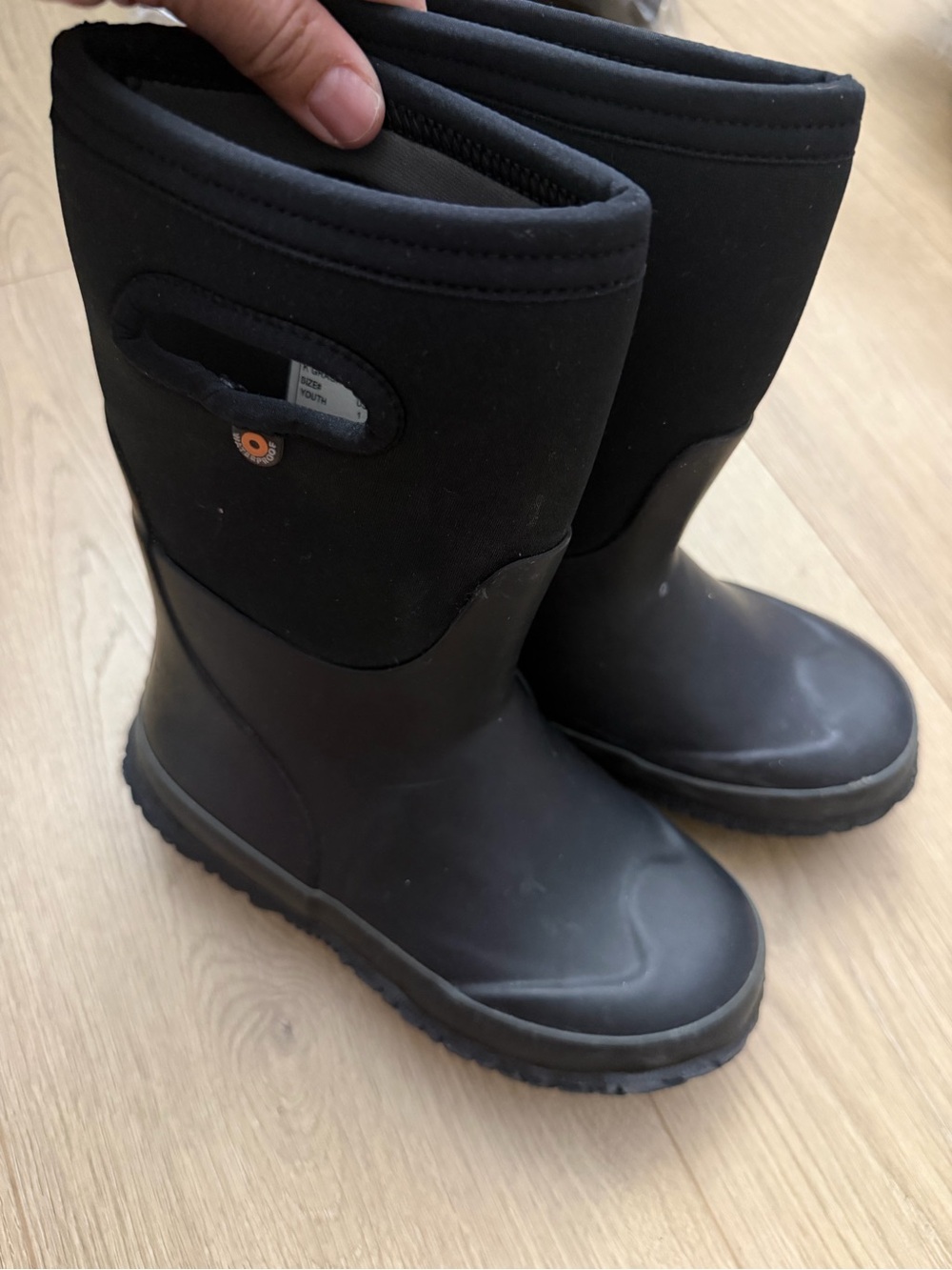 Bogs k grasp solid youth size 1 black waterproof boots